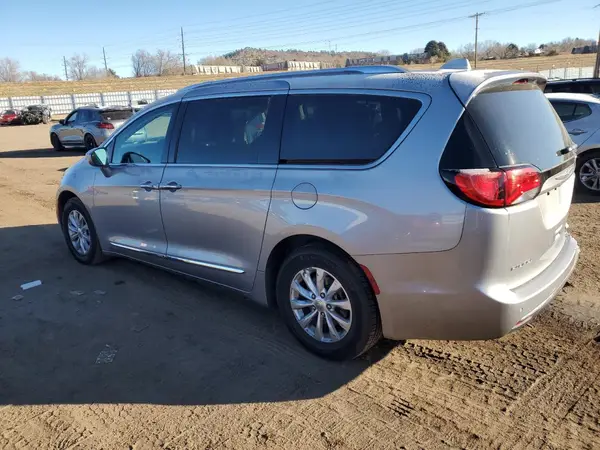 2C4RC1BG9JR269734 2018 CHRYSLER PACIFICA - Image 2