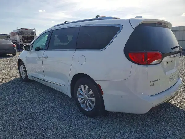 2C4RC1BG9JR269894 2018 CHRYSLER PACIFICA - Image 2