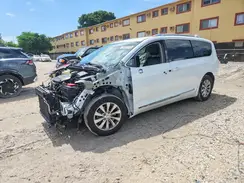 2C4RC1BG9JR277431 2018 CHRYSLER PACIFICA