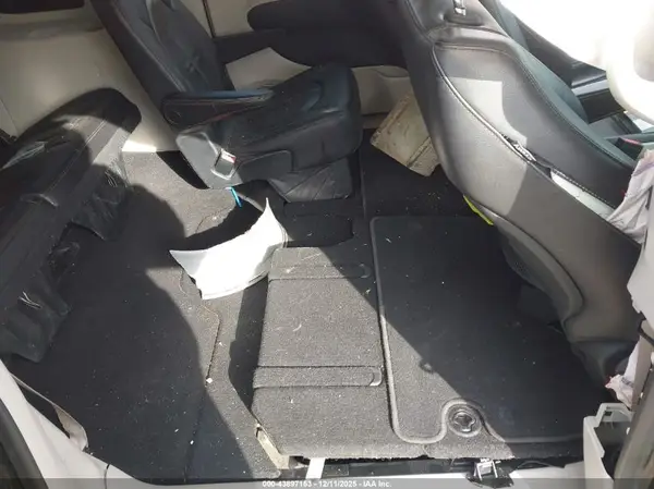 2C4RC1BG9JR278952 2018 CHRYSLER PACIFICA - Image 8