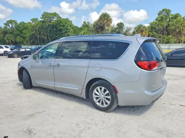 2C4RC1BG9JR290793 2018 CHRYSLER PACIFICA - Image 2