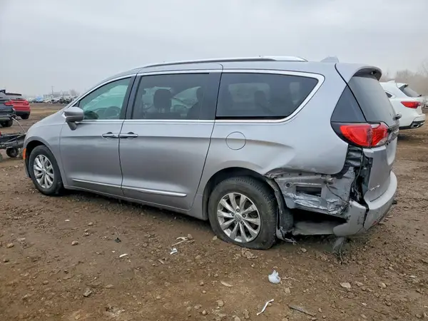 2C4RC1BG9JR294519 2018 CHRYSLER PACIFICA - Image 2