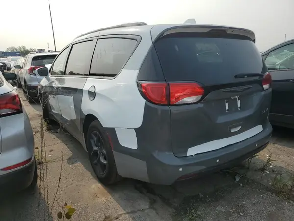2C4RC1BG9JR306152 2018 CHRYSLER PACIFICA - Image 2