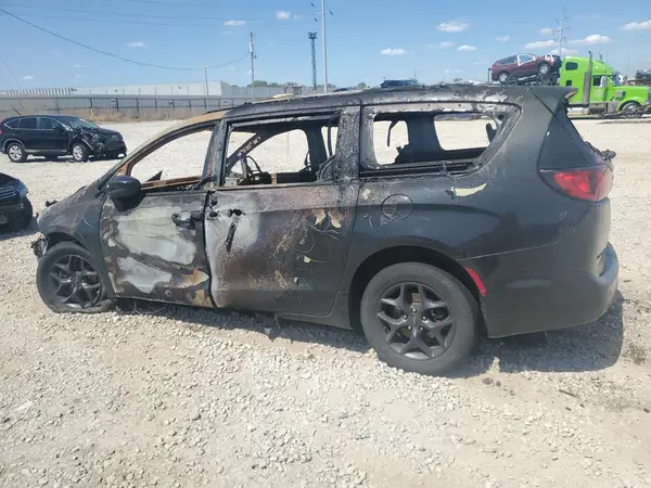 2C4RC1BG9JR314851 2018 CHRYSLER PACIFICA - Image 2