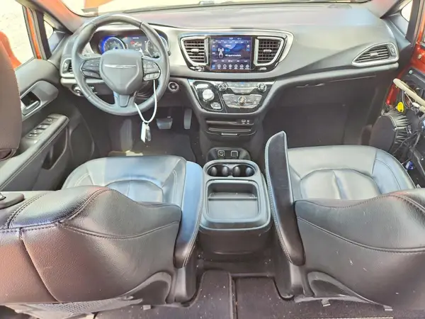 2C4RC1BG9JR317118 2018 CHRYSLER PACIFICA - Image 8