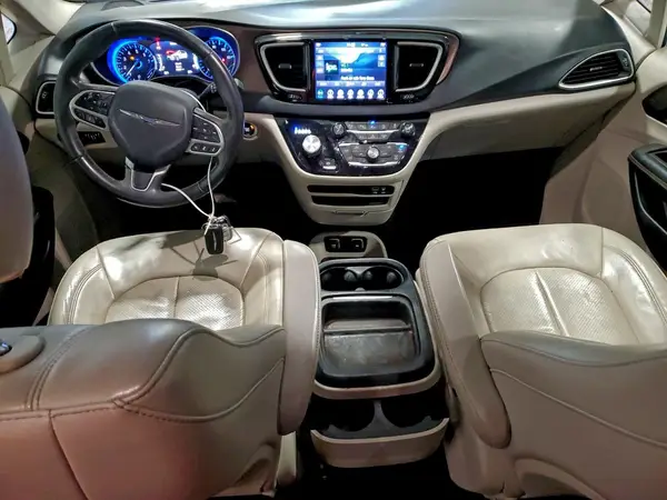2C4RC1BG9JR320925 2018 CHRYSLER PACIFICA - Image 8