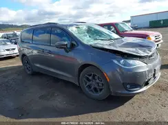 2C4RC1BG9JR321945 2018 CHRYSLER PACIFICA