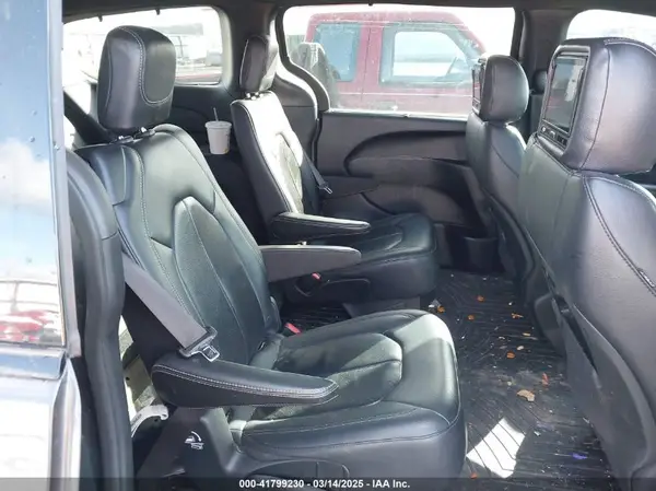 2C4RC1BG9JR321945 2018 CHRYSLER PACIFICA - Image 8