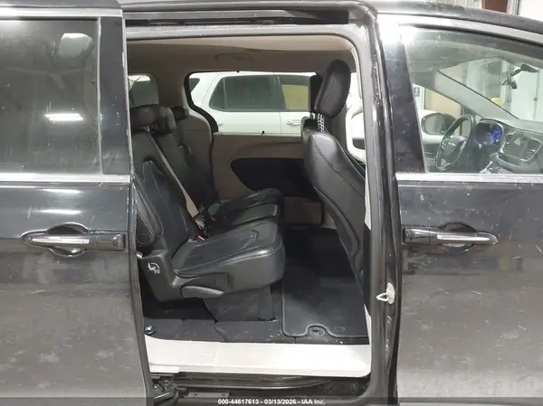 2C4RC1BG9JR331262 2018 CHRYSLER PACIFICA - Image 8