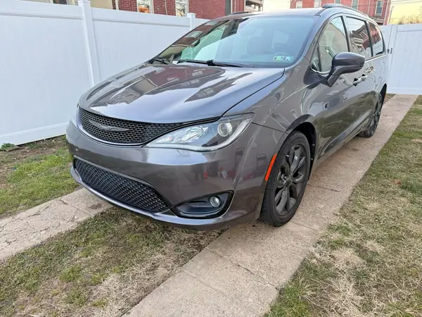 2C4RC1BG9JR353892 2018 CHRYSLER PACIFICA - Image 2