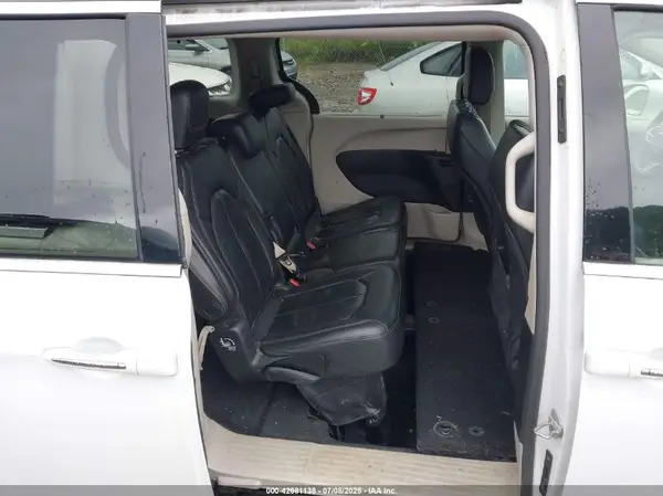 2C4RC1BG9JR357411 2018 CHRYSLER PACIFICA - Image 8