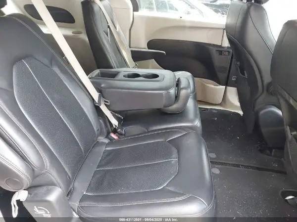 2C4RC1BG9KR531527 2019 CHRYSLER PACIFICA - Image 8