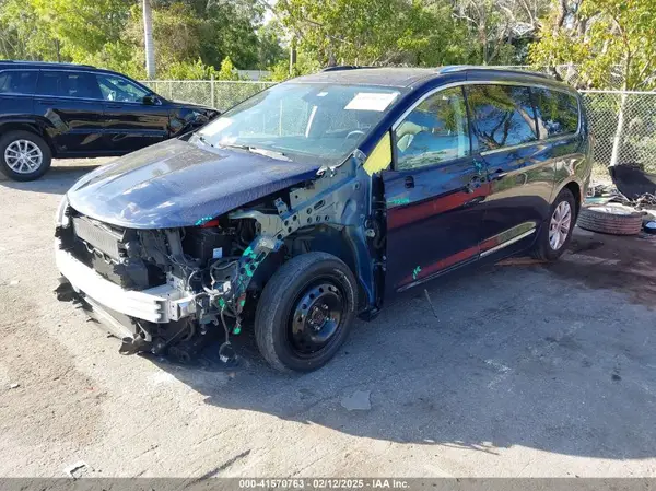 2C4RC1BG9KR539434 2019 CHRYSLER PACIFICA - Image 2