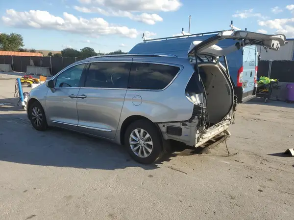 2C4RC1BG9KR540129 2019 CHRYSLER PACIFICA - Image 2