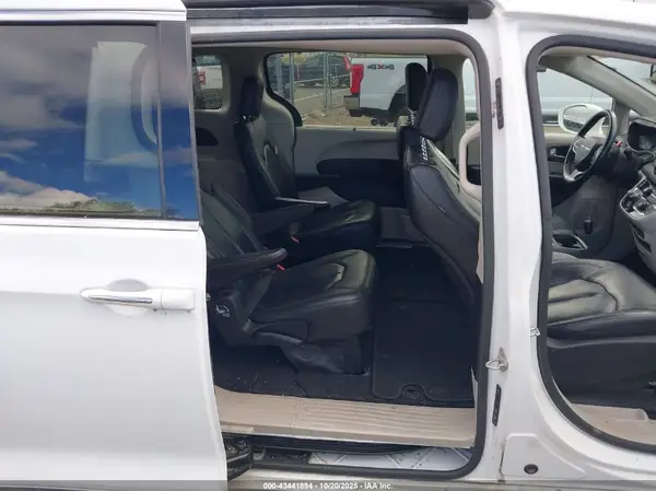 2C4RC1BG9KR548232 2019 CHRYSLER PACIFICA - Image 8