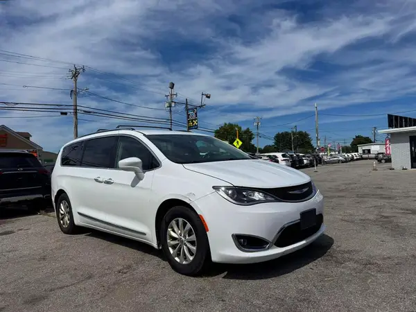 2C4RC1BG9KR554080 2019 CHRYSLER PACIFICA - Image 1
