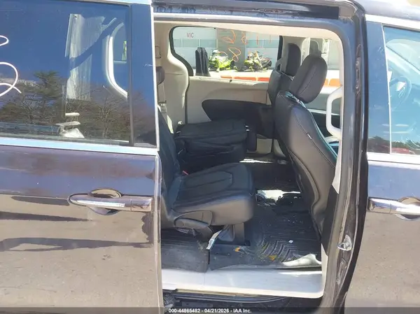 2C4RC1BG9KR555245 2019 CHRYSLER PACIFICA - Image 8