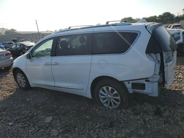 2C4RC1BG9KR560526 2019 CHRYSLER PACIFICA - Image 2