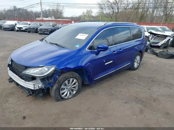 2C4RC1BG9KR570120 2019 CHRYSLER PACIFICA - Image 2