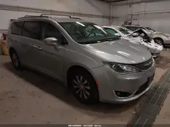 2C4RC1BG9KR599679 2019 CHRYSLER PACIFICA