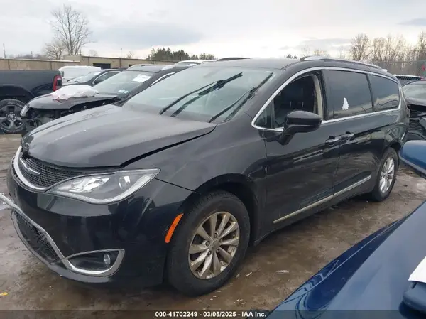 2C4RC1BG9KR626251 2019 CHRYSLER PACIFICA - Image 2
