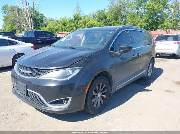 2C4RC1BG9KR626394 2019 CHRYSLER PACIFICA - Image 2