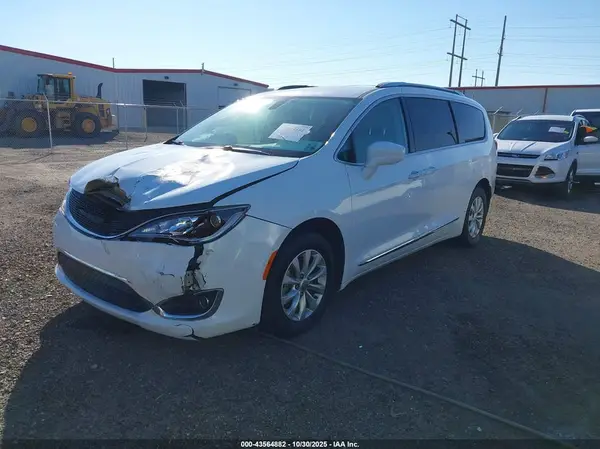 2C4RC1BG9KR634513 2019 CHRYSLER PACIFICA - Image 2