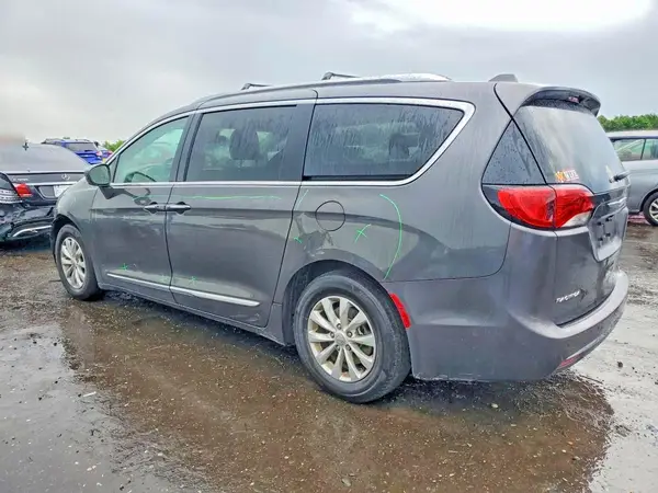 2C4RC1BG9KR644796 2019 CHRYSLER PACIFICA - Image 2