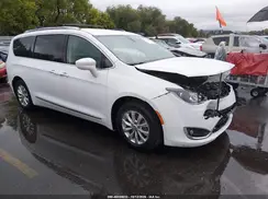 2C4RC1BG9KR650436 2019 CHRYSLER PACIFICA