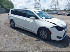 2C4RC1BG9KR652297 2019 CHRYSLER PACIFICA