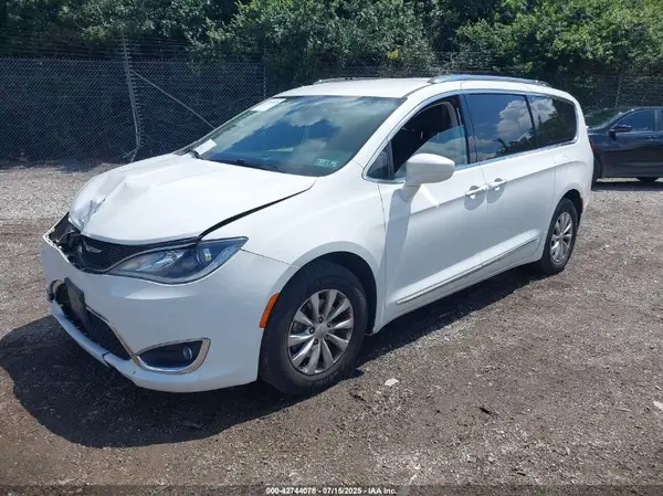2C4RC1BG9KR652297 2019 CHRYSLER PACIFICA - Image 2