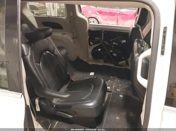 2C4RC1BG9KR655099 2019 CHRYSLER PACIFICA - Image 8