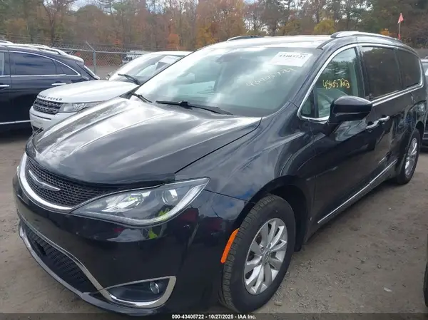 2C4RC1BG9KR655250 2019 CHRYSLER PACIFICA - Image 2