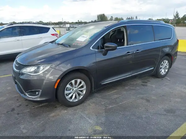 2C4RC1BG9KR666636 2019 CHRYSLER PACIFICA - Image 2