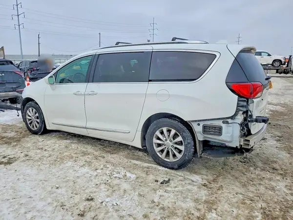 2C4RC1BG9KR673179 2019 CHRYSLER PACIFICA - Image 2