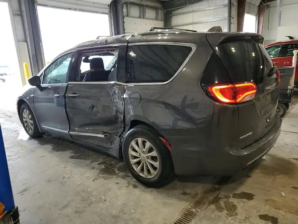 2C4RC1BG9KR685803 2019 CHRYSLER PACIFICA - Image 2