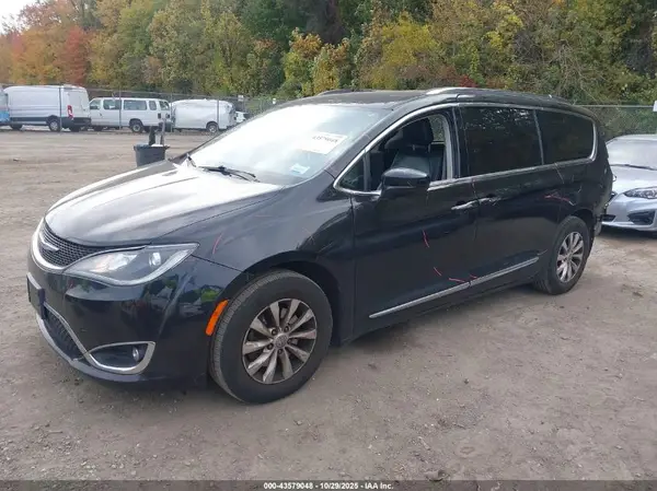 2C4RC1BG9KR731615 2019 CHRYSLER PACIFICA - Image 2