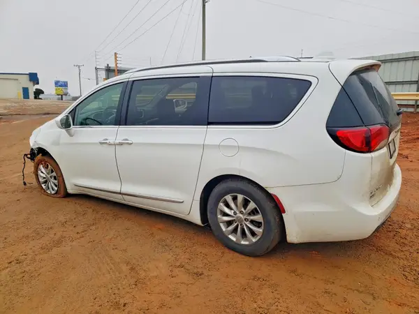2C4RC1BG9KR732554 2019 CHRYSLER PACIFICA - Image 2