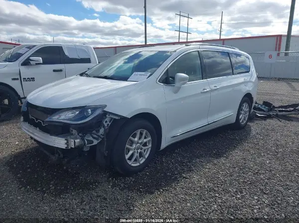 2C4RC1BG9LR105631 2020 CHRYSLER PACIFICA - Image 2