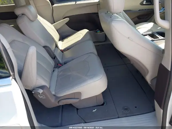 2C4RC1BG9LR106004 2020 CHRYSLER PACIFICA - Image 8