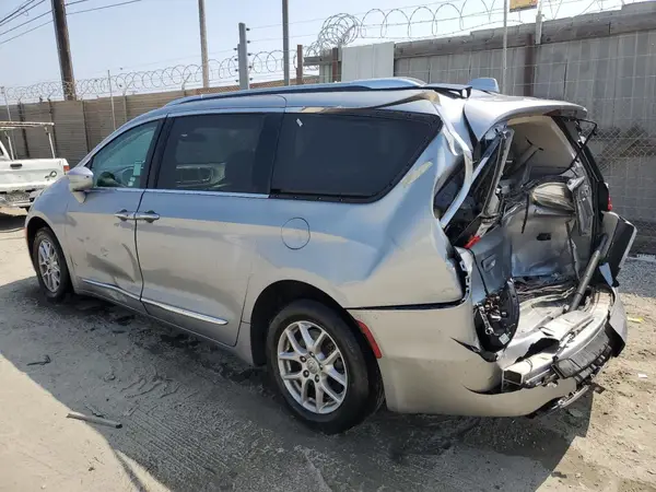 2C4RC1BG9LR131498 2020 CHRYSLER PACIFICA - Image 2