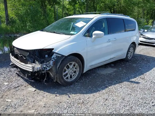 2C4RC1BG9LR157275 2020 CHRYSLER PACIFICA - Image 2