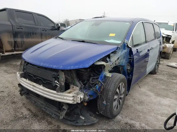 2C4RC1BG9MR515167 2021 CHRYSLER PACIFICA - Image 2