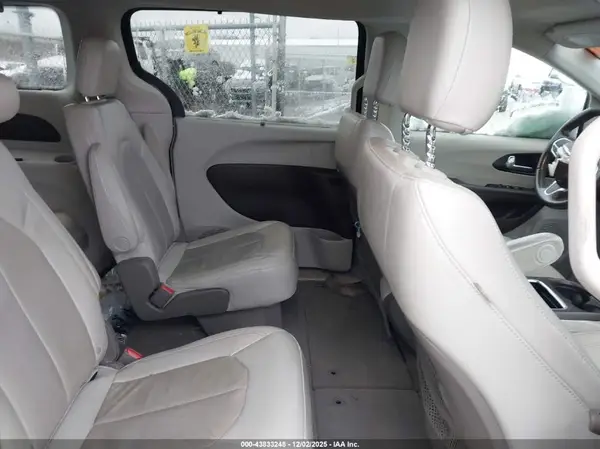 2C4RC1BG9MR515752 2021 CHRYSLER PACIFICA - Image 8