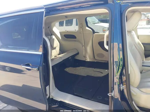 2C4RC1BG9MR584392 2021 CHRYSLER PACIFICA - Image 8