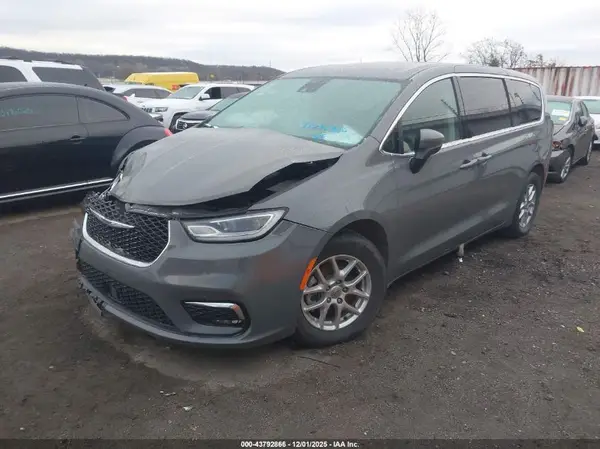 2C4RC1BG9PR516503 2023 CHRYSLER PACIFICA - Image 2