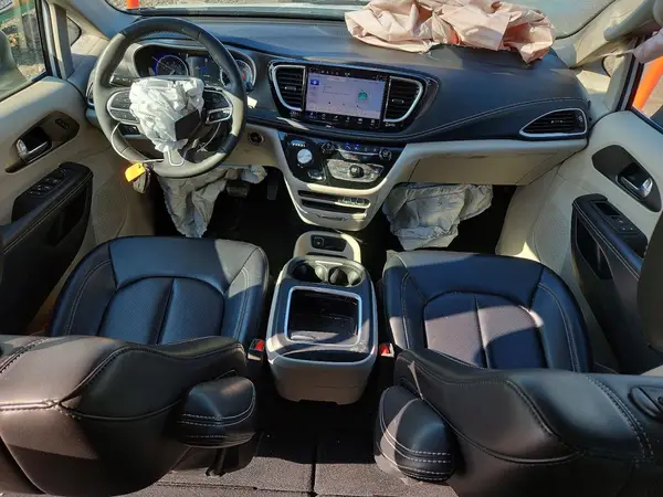 2C4RC1BG9PR526898 2023 CHRYSLER PACIFICA - Image 8