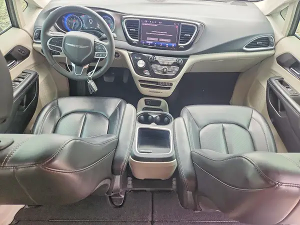 2C4RC1BG9PR529414 2023 CHRYSLER PACIFICA - Image 8