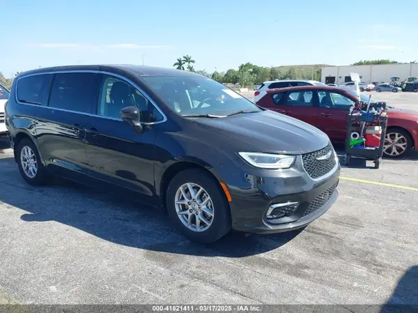 2C4RC1BG9PR529557 2023 CHRYSLER PACIFICA - Image 1