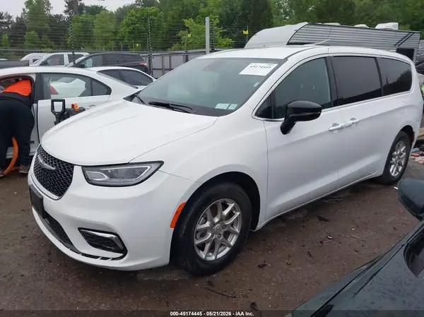 2C4RC1BG9PR530515 2023 CHRYSLER PACIFICA - Image 2